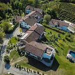Appartement Rostagni 1834 With Pool In The Barolo Region Novello