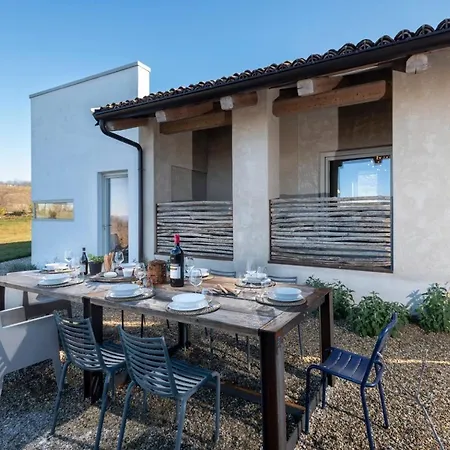 Apartment Rostagni 1834 With Pool In The Barolo Region